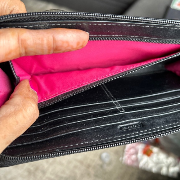 Coach Black and Cream Signature Wallet - Picture 8 of 8